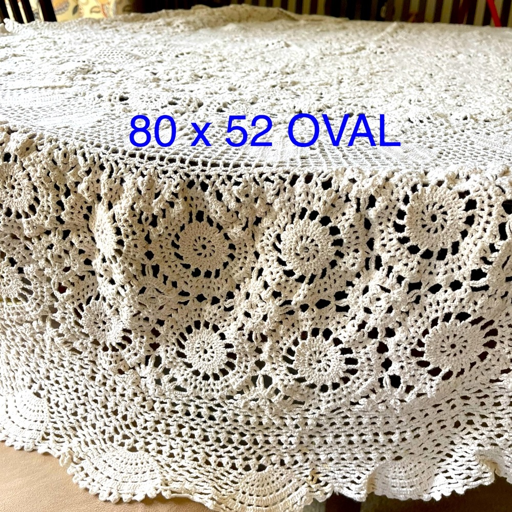 Crochet oval tablecloth